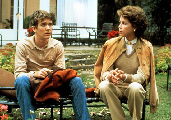 Timothy_Hutton_and_Mary_Tyler_Moore_in_Ordinary_People.jpg