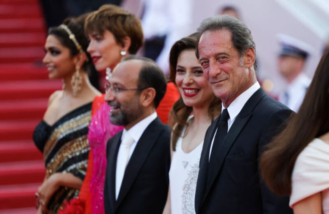 Cannes Jury Press Conference 2022 photocall8.jpg