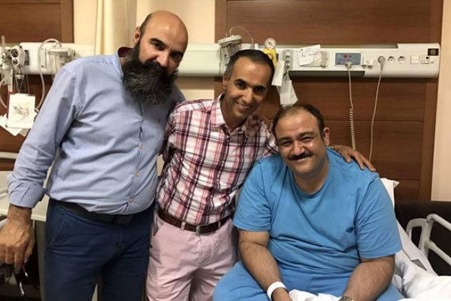 مهران غفوریان در بیمارستان بستری شد تا تحت عمل جراحی قرار بگیرد / جراحی با موفقیت انجام شد